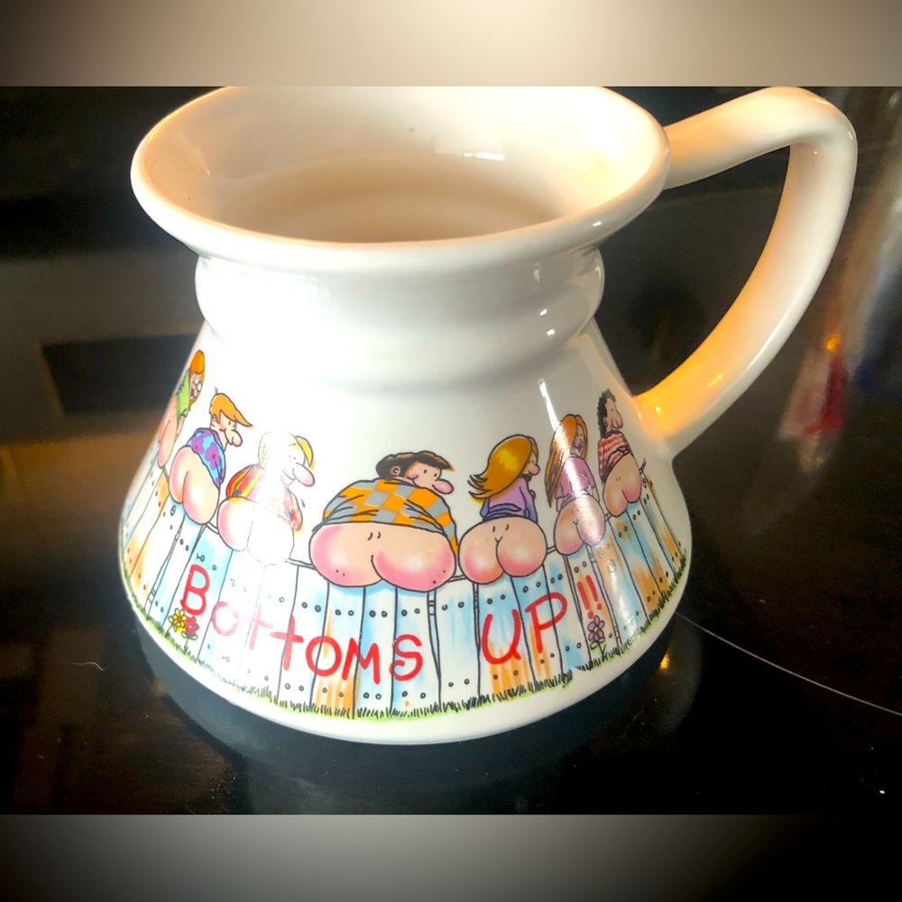 🍑 Hirschi Bottoms Up mug